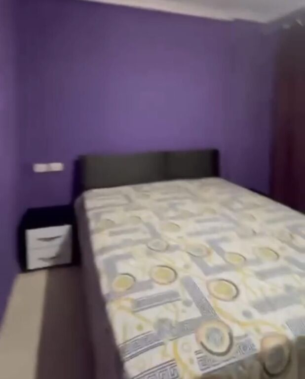 Jepet apartament 1+1 i mobiluar me qira ne Kombinat , Yzberisht