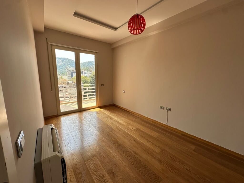Shitet Apartament 2+1 , Liqeni Thate