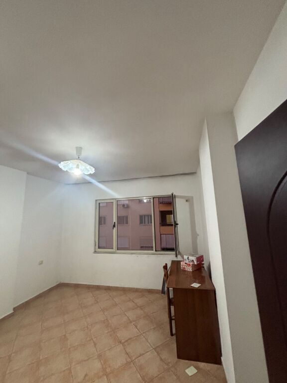 For rent 1+1 Astir empty 35,000 lek