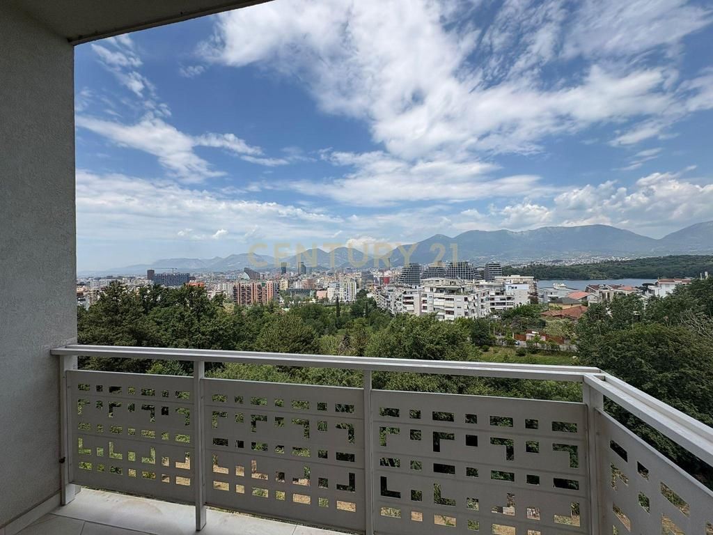 Super apartament 2+1+2 për Shitje pranë Kopshtit Botanik dhe Xhamisë, Tiranë !!
