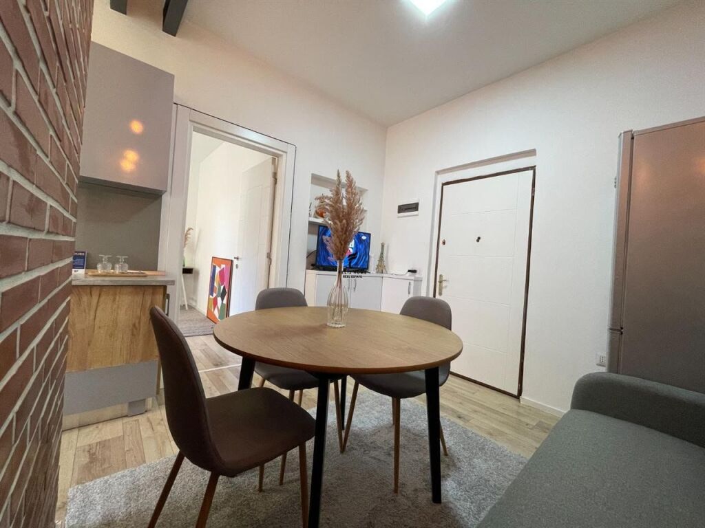 APARTAMENT ME QERA 1+1 MYSLYM SHYR 65.000 LEKE FH-91703