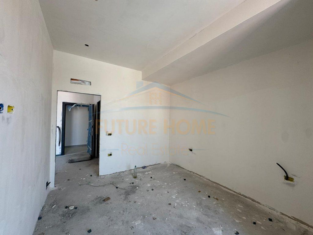 Shitet, Apartament 1+1, Yzberisht, Tiranë.