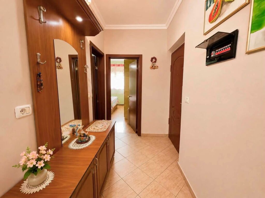 Shitet apartament 2+1 ne Myslym Shyri