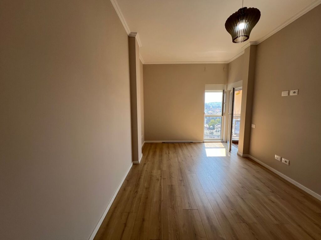 Shitet apartament 2+1 Oxhaku, Tirane