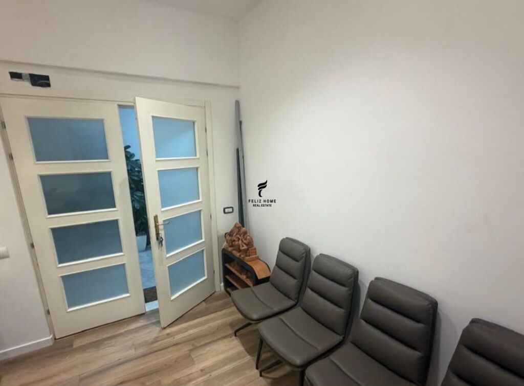 OFFICE FOR RENT 50 M2 21 DECEMBER 80,000 LEKE FH-91696