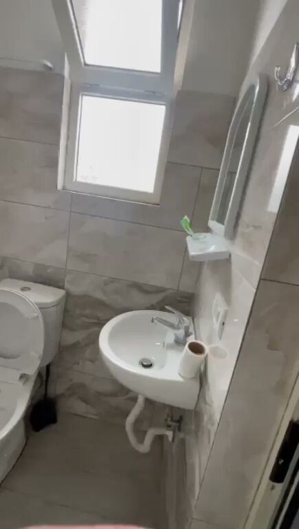 GARSIONERE 28000 LEKE DHE 30000 LEKE.UNIVERSITETI EKONOMIK