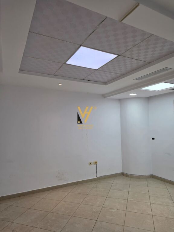 JEPET ZYRE 95 M2 ME QIRA TE KULLAT BINJAKE 1.700 EURO