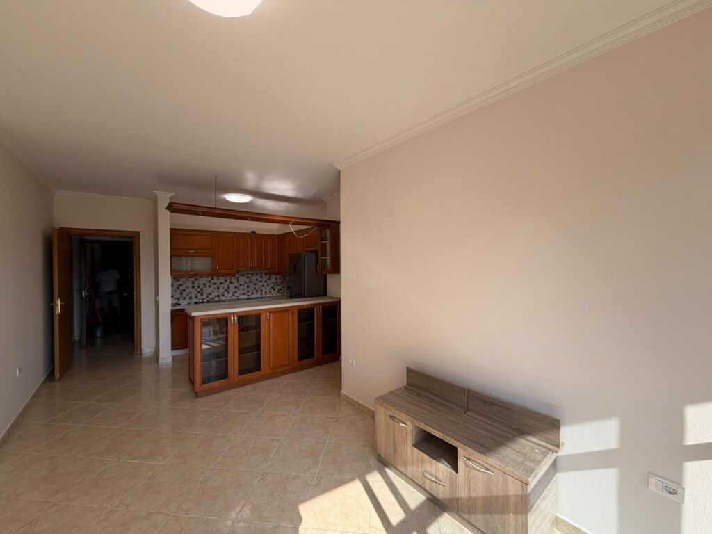 Apartament 2+1 per qira ne Selite.