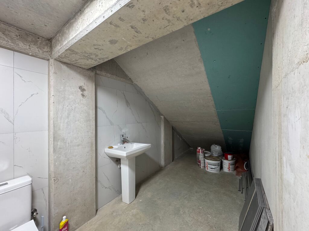 COMMERCIAL SPACE FOR RENT - 360 m² + 480 m² YARD | NEAR TEG, LUNDËR