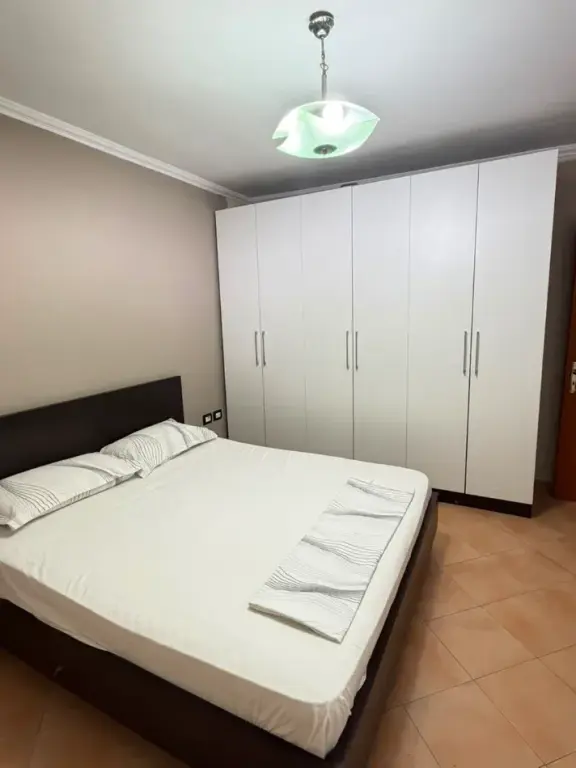 Qera | Apartament 2 + 1 | 21 Dhjetori | 600 €/muaj