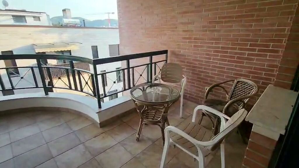 APARTMENT 2+1 1,500 EURO UNIVERSITY BOOK