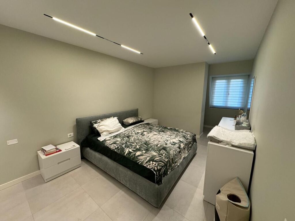 Shitet Apartament 2+1
