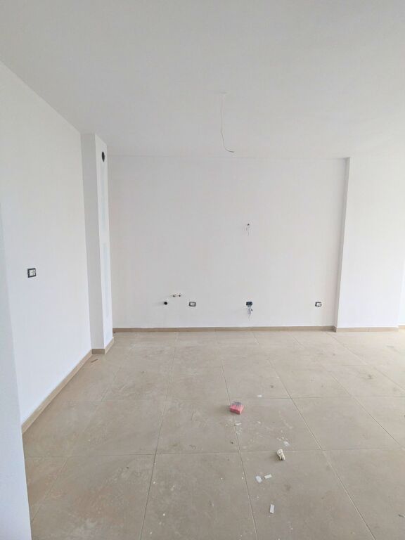 Shitet apartament 1+1 ne Orikum, Vlore