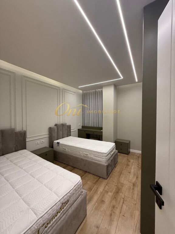 LIQENI I THATE, APARTAMENT PER QERA 2+1+2+POST PARKIMI