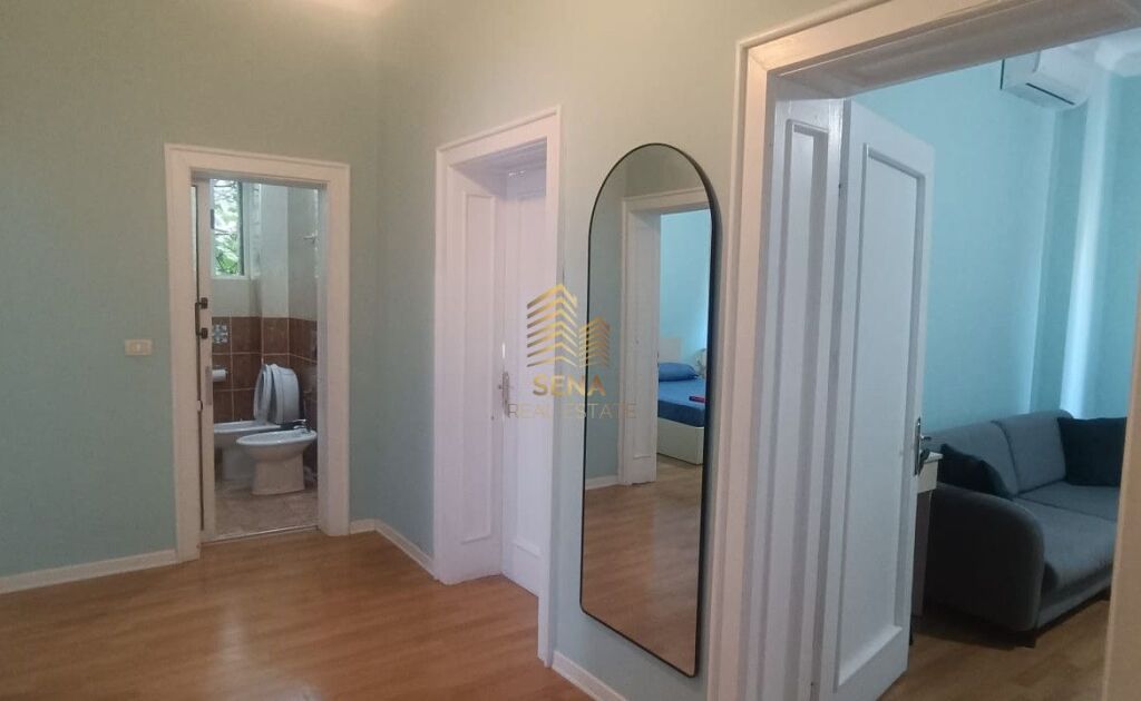 Qira, Apartament 3+1+blk, Rruga e Barrikadave, 70.000 Lek/muaj