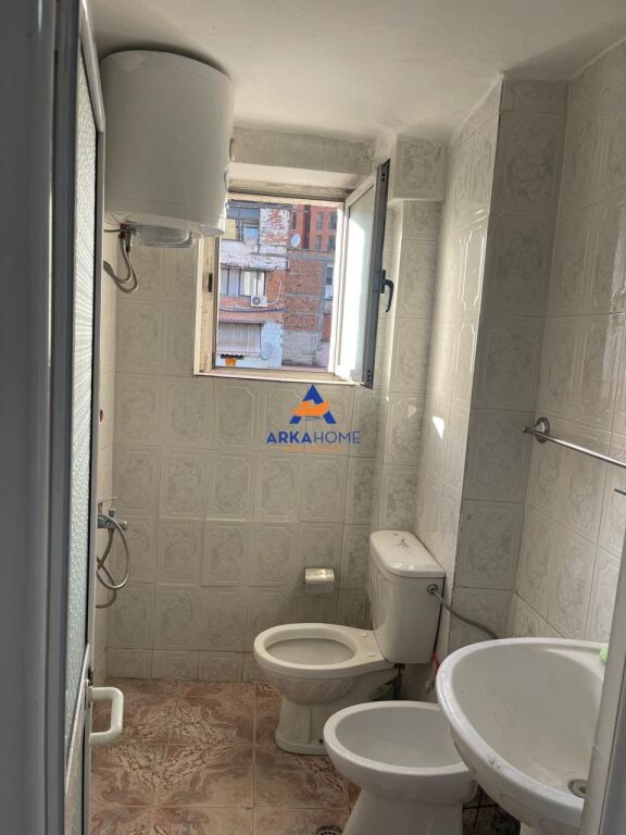 JEPET ME QERA APARTAMENT 2+1 "5 MAJ" 50.000 LEKE