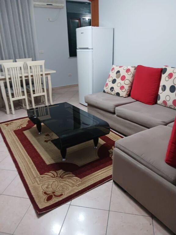 Jepet me qira apartament 1+1