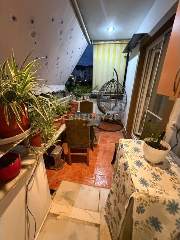 APARTAMENT 2+1 ME QIRA. SELITË-KODRA E DIELLIT.