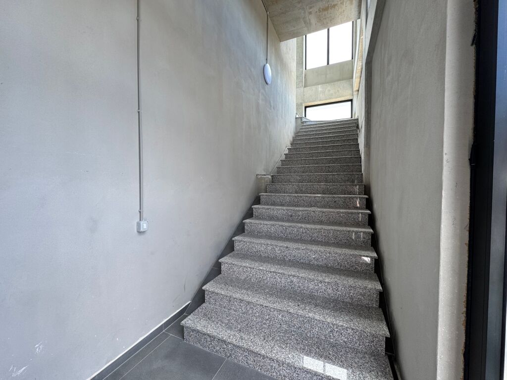 COMMERCIAL SPACE FOR RENT - 360 m² + 480 m² YARD | NEAR TEG, LUNDËR