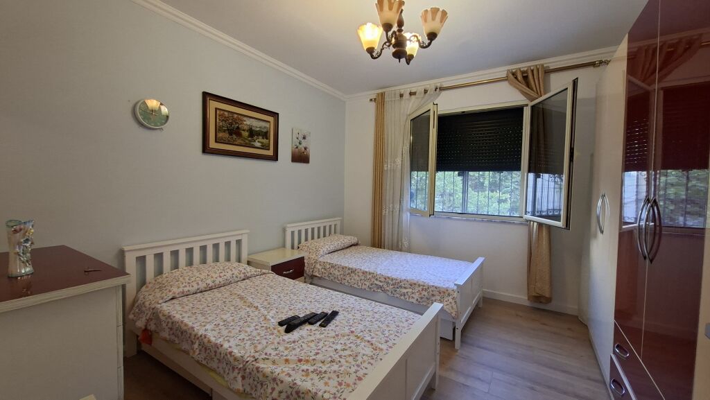Apartament 2+1 per qera Xhamllik !