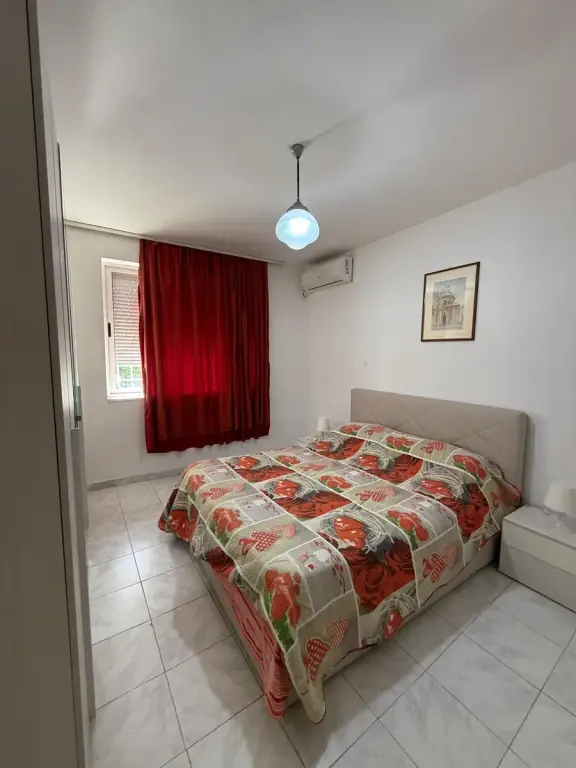 Jepet me qera apartament 1+1 te Vasil Shanto