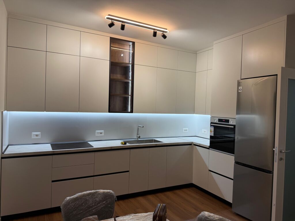 Apartament 2+1 me qera te Bulevardi i Ri