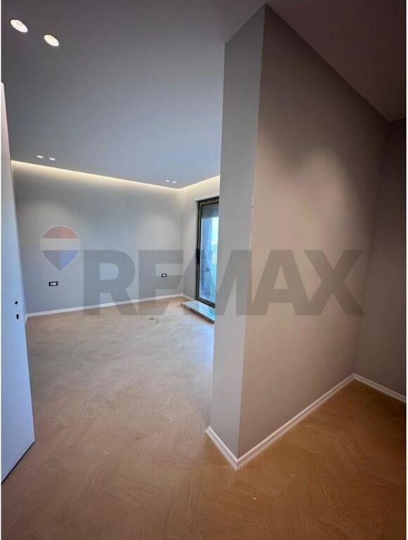 SHITET APARTAMENT 2+1+2 TEK LIQENI, PRANË RADISSON
