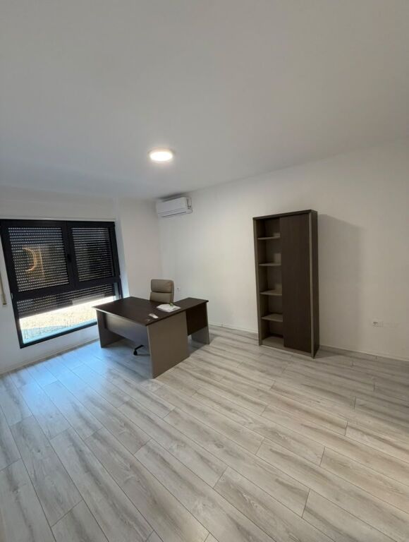 Office for rent, Ndergjoni Complex