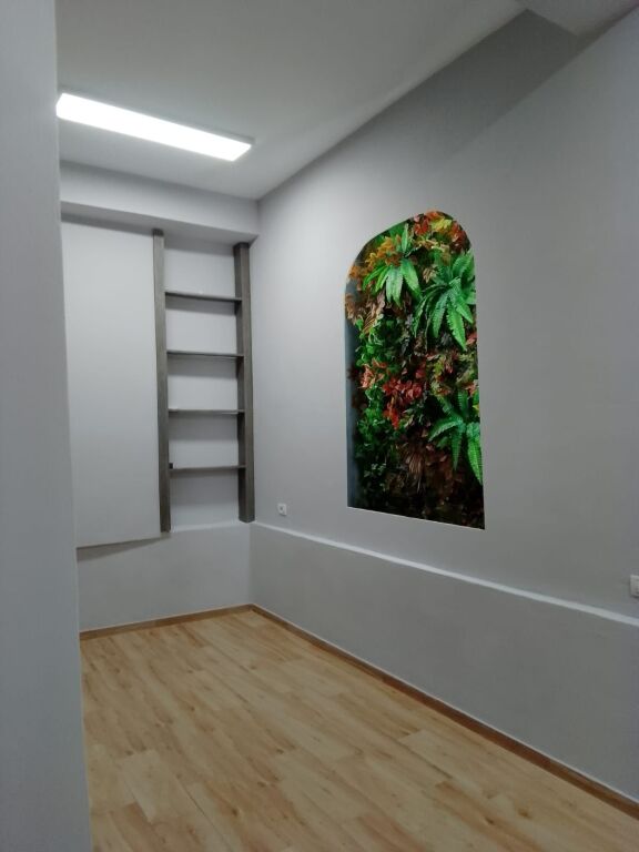 Shop for rent, at Zogu i Zi, opposite Kastrati fuel station