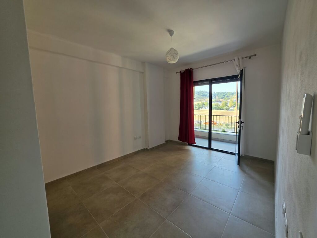 🏡 Appartamento 2+1+2+Parcheggio in affitto  📍Complesso Urban Gate, Astir   🏢 2° piano (con ascensore)  ➡️ Edificio nuovo 🛋 Non arredato  🚗 Posto auto incluso   💰 Prezzo: 45.000 Lek/mese