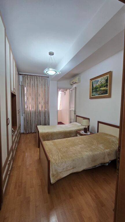 Jepet Me Qera Apartament 2+1+1 Ballkon