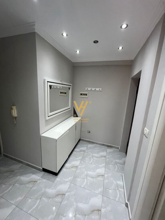 JEPET APARTAMENT 3+1+2+BLK ME QERA TE BLLOKU I VILAVE, SELITE 90.000 LEKE