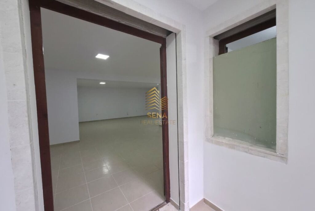 Rent, Business Space – Openspace, Dry Lake, 90,000 Leke
