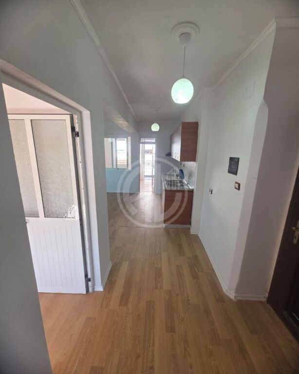 SHITET APARTAMENT 2+1 + BALLKON – PRANË SPITALIT, DURRËS