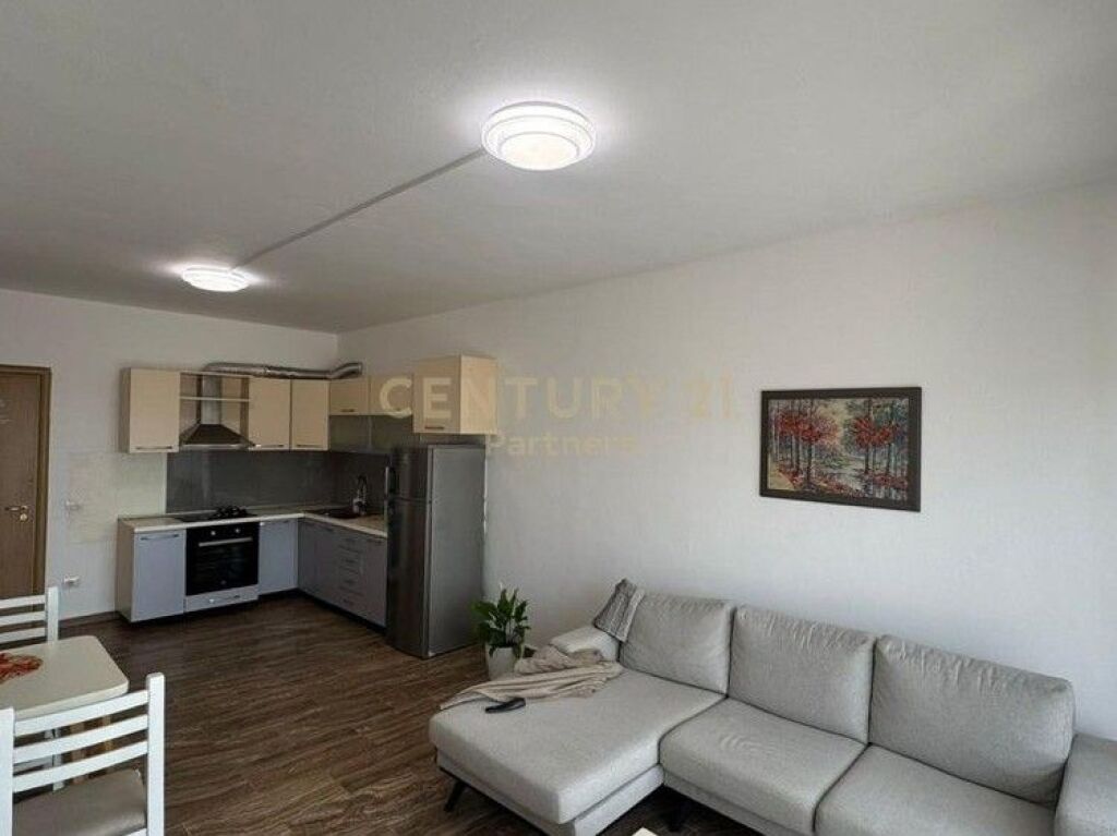 🏡 **FOR SALE APARTMENT 1+1 + VERANDA – SHKOZË, TIRANA**
