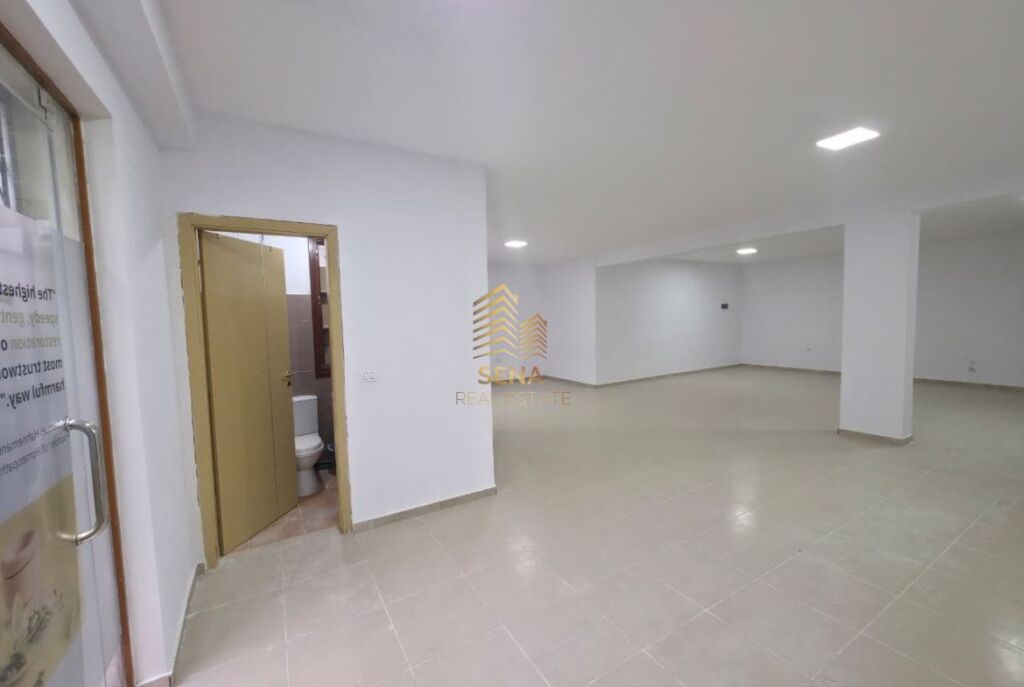 Rent, Business Space – Openspace, Dry Lake, 90,000 Leke