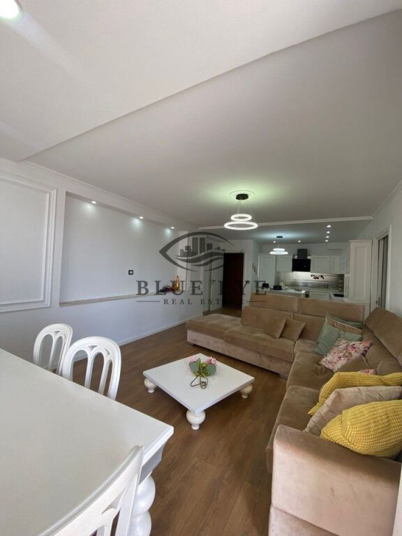 APARTAMENT 3+1 PËR SHITJE – ISH URT, DURRËS