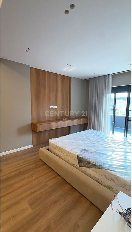 Shitet apartament 2+1+2 tualete tek Kompleksi Xheluks prane Xibrakut!
