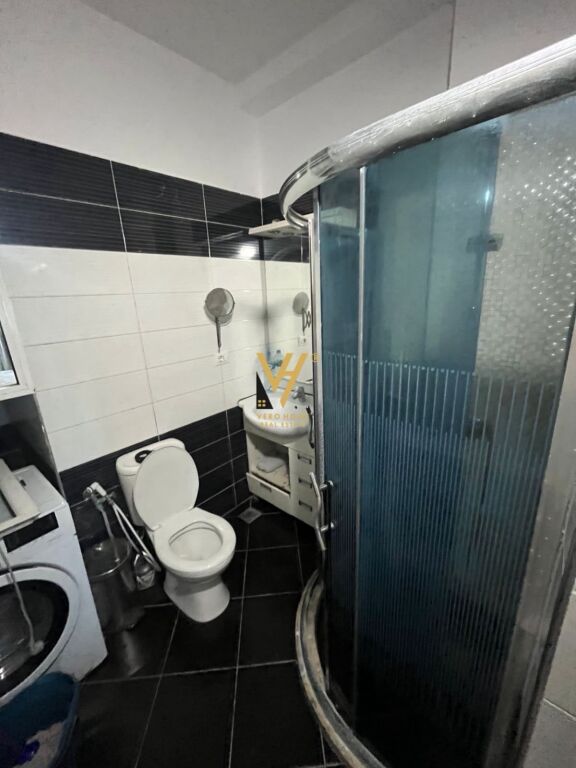 JEPET APARTAMENT 3+1+2+BLK ME QERA TE BLLOKU I VILAVE, SELITE 90.000 LEKE