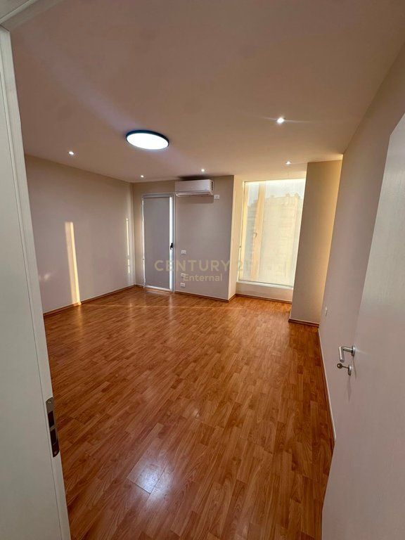 Via E Eblasanit - Ufficio in Affitto 190m2 Vicino all'Ambasciata Americana Edificio Commerciale