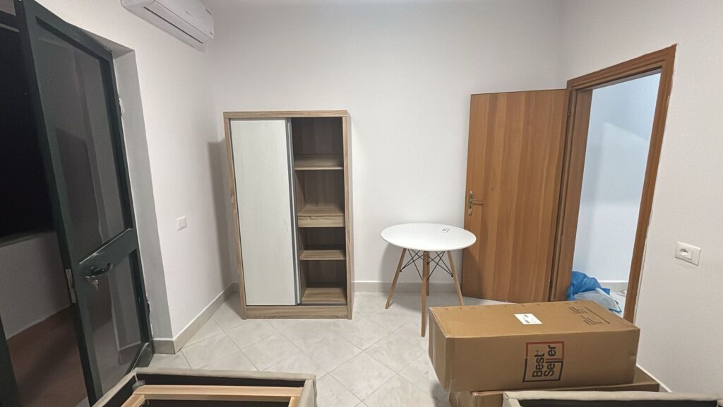 Rent | Shtëpi private 1 + 1 | Vilat Amerikane | 340 €/month