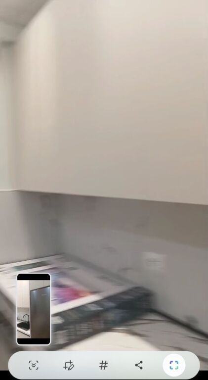 Jepet Gazoniere 33 metra te porcelaini prane Uet mobiluar 40000 lek