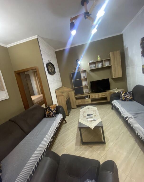 Astir, affittasi ingresso 3+1! 50.000 Lek