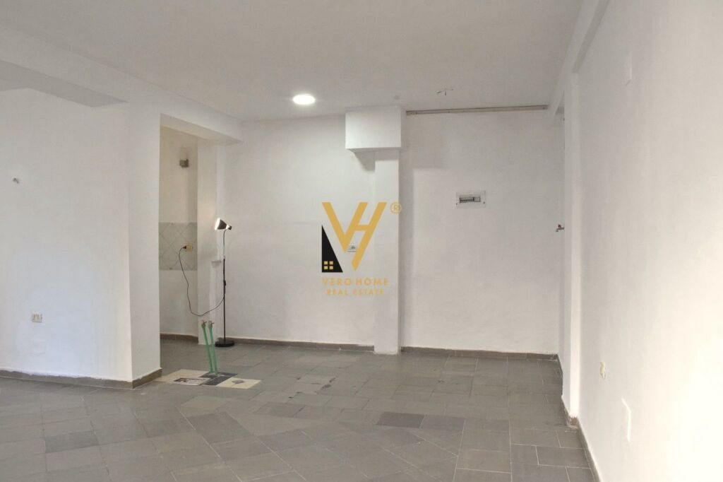 BUSINESS PREMISES 50 M2 FOR RENT IN STUDENT CITY 35,000 LEKE