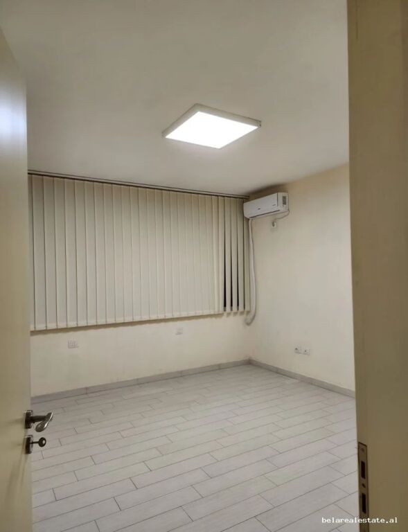 Apartament Me Qera 3+1 Tek Pazari i Ri (ID B2341) Tirane