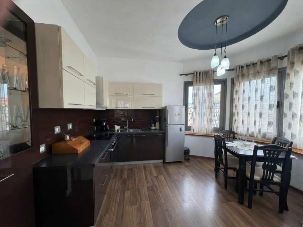 Qera , Apartament 2+1 , Pazari i Ri , Tirane