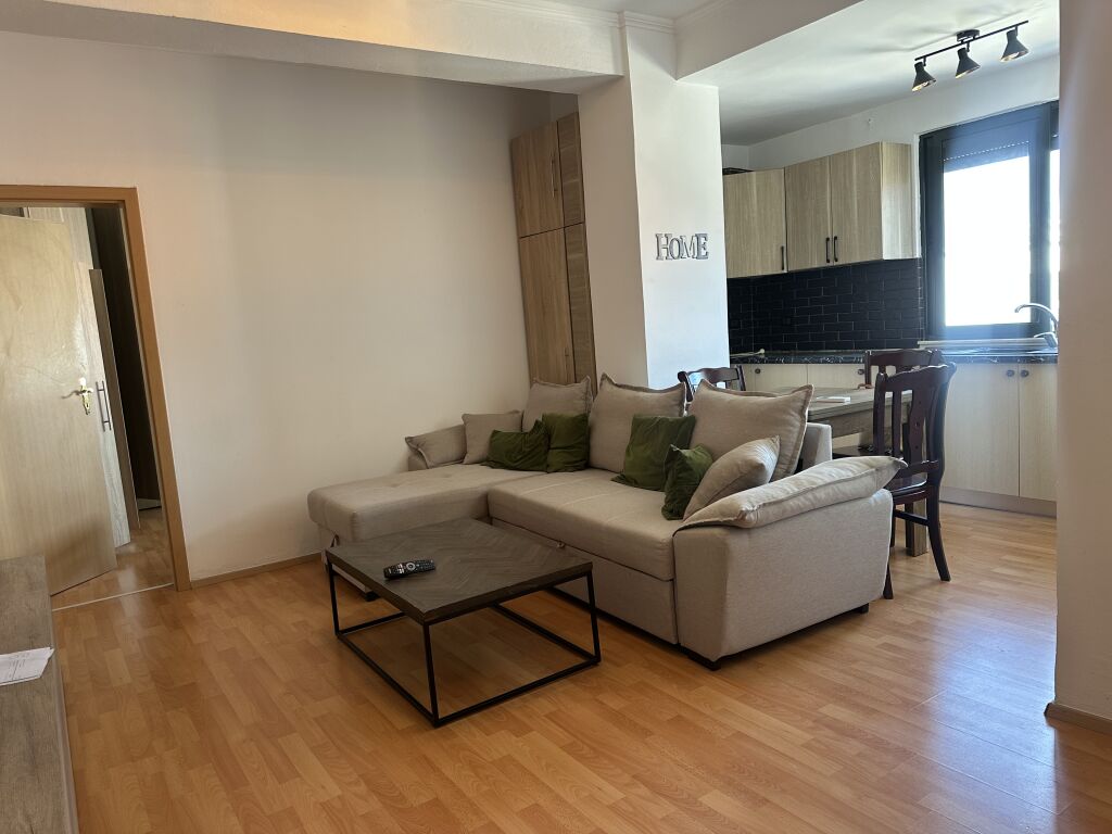 Apartament 1+1 me qira te Ish Stacioni i fundit te Tiranes se Re