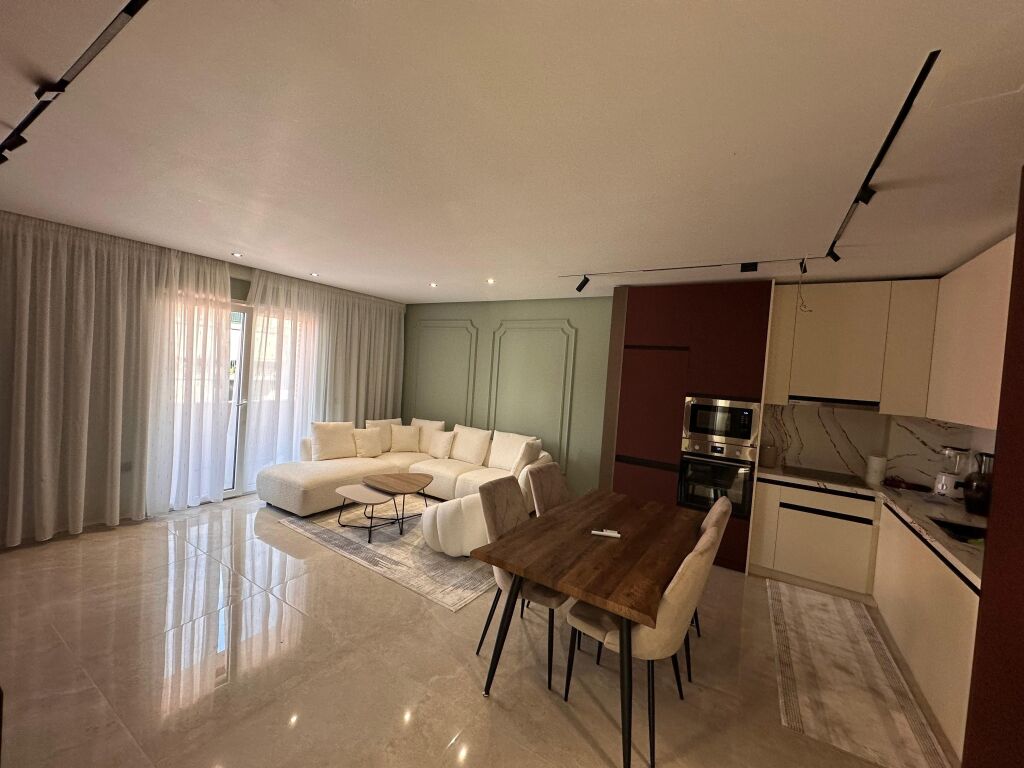 Jepet me qira apartament 2+1 – Green City, Astir