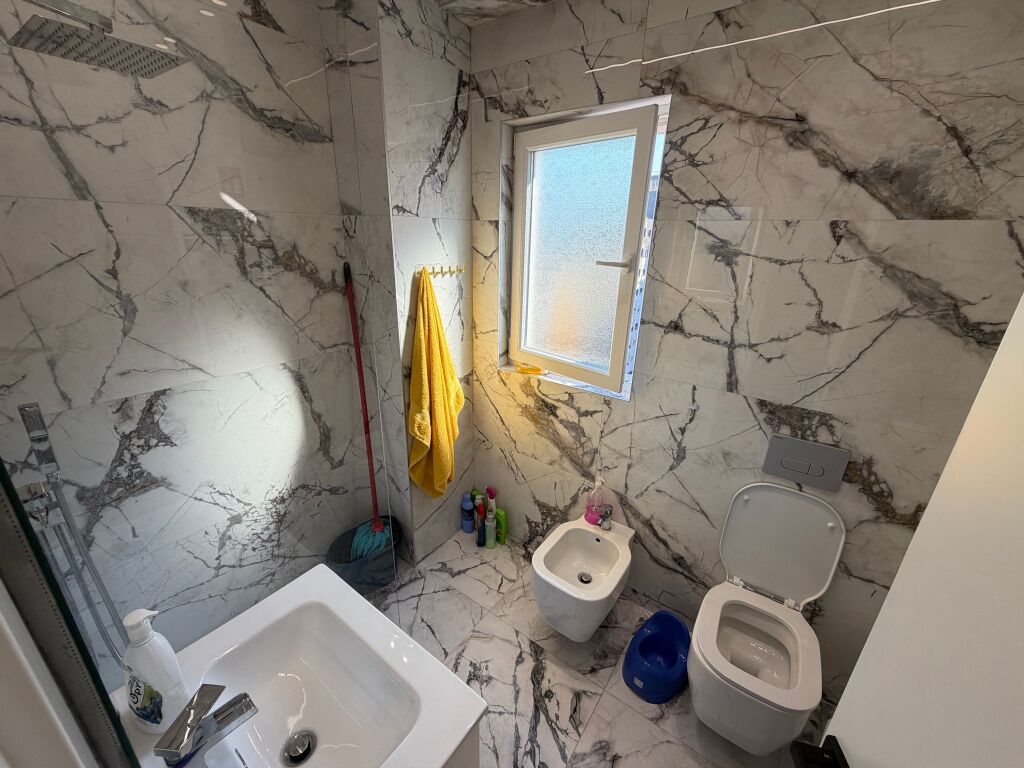 Super appartamento in affitto 2+1, Prezzo 80.000 lek Kompleksi Aura via Dritan Hoxha