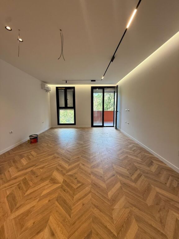 2+1+2 apartment for sale in Shkozë